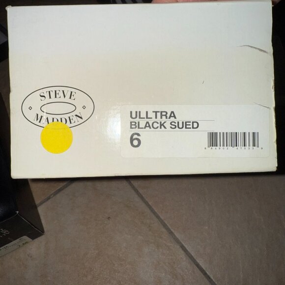 Steve Madden ULLTRA Black Heels/Pumps  Size 6 Black Suede Round Toe - Picture 3 of 3